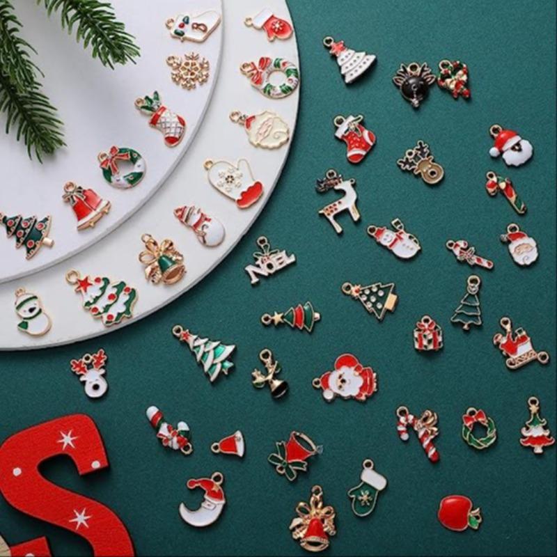 Christmas Themed Alloy Pendant, 50pcs set Mini Cute Snowman & Elk & Santa Claus Pendant, DIY Jewelry Making Supplies for Bracelet & Necklace