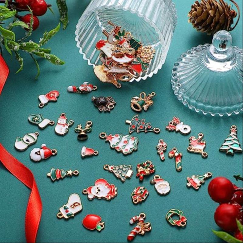 Christmas Themed Alloy Pendant, 50pcs set Mini Cute Snowman & Elk & Santa Claus Pendant, DIY Jewelry Making Supplies for Bracelet & Necklace