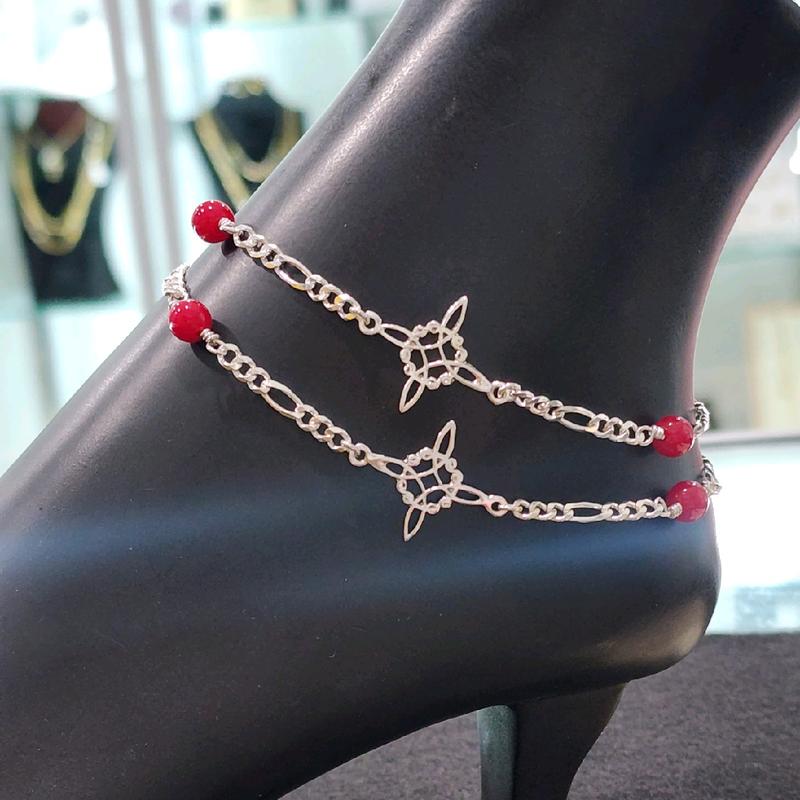 Tobillera con el nudo de bruja.Anklet with witch's knot.