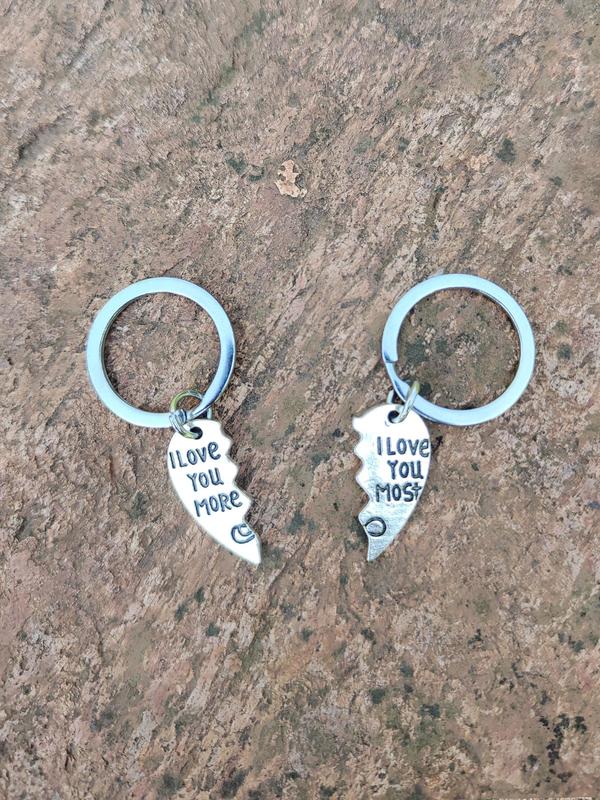 Cute Heart Design Couple Matching Keychain, Couple Key Ring with Love Letter Engraved, Fashion Accessories for Both Men & Women, Gift for Girlfriend, Boyfriend