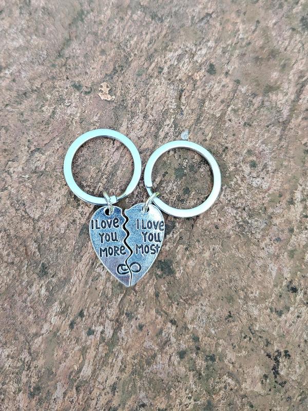 Cute Heart Design Couple Matching Keychain, Couple Key Ring with Love Letter Engraved, Fashion Accessories for Both Men & Women, Gift for Girlfriend, Boyfriend