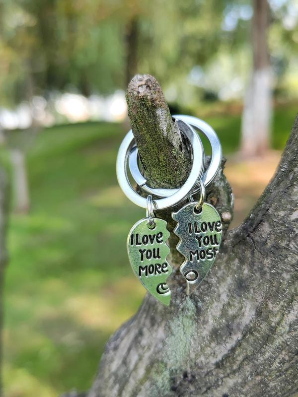 Cute Heart Design Couple Matching Keychain, Couple Key Ring with Love Letter Engraved, Fashion Accessories for Both Men & Women, Gift for Girlfriend, Boyfriend