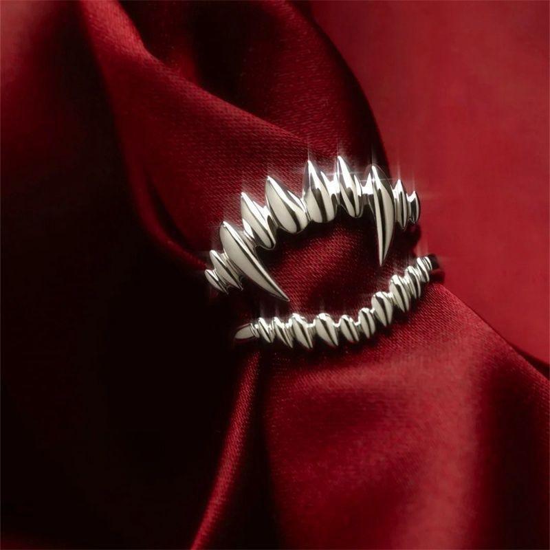 Fashion hip-hop punk, cosplay vampire devouring split ring, anime game ring, tail ring Hip-Hop Punk