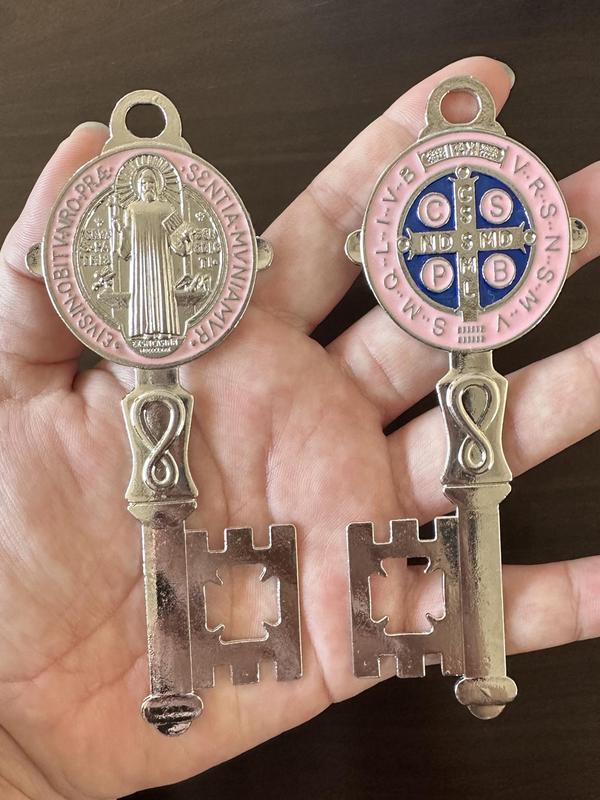 Double Side Saint Benedict Key Blessing Enamel Pendant for Protection, 2pcs set Medalla De San Benito Home and Door Hanger, Wall Hanger Catholic Cross