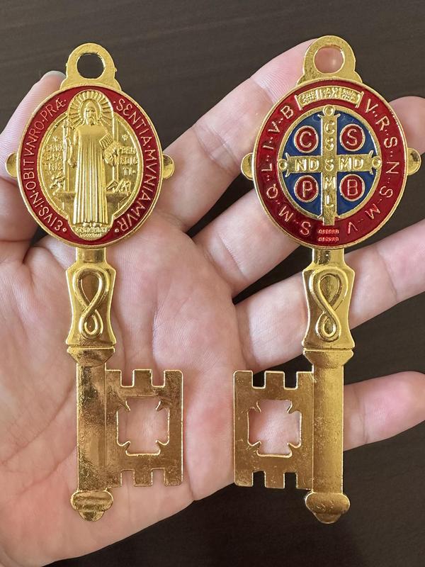 Double Side Saint Benedict Key Blessing Enamel Pendant for Protection, 2pcs set Medalla De San Benito Home and Door Hanger, Wall Hanger Catholic Cross