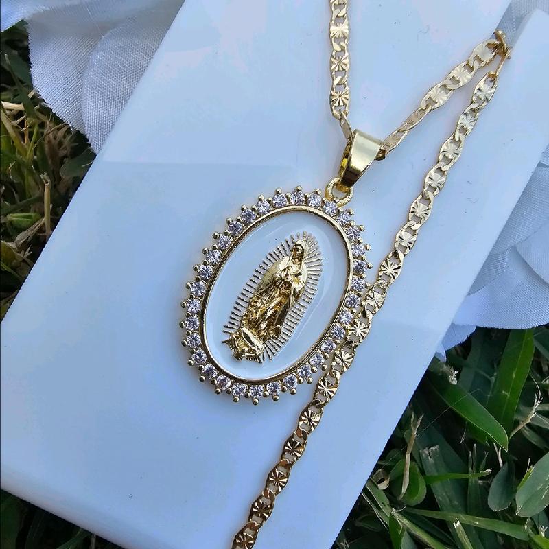 virgencita ovalada en blanco gold-plated necklace