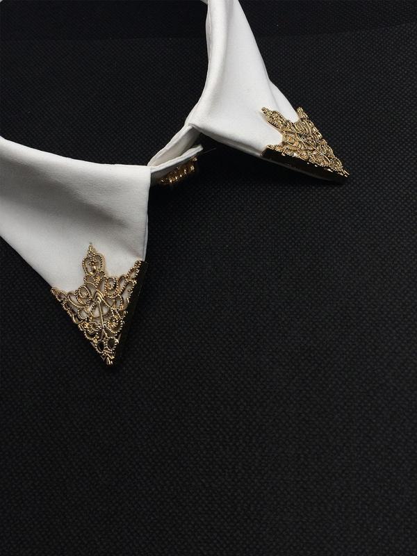 Vintage Hollow Out Design Triangle Shaped Collar Pin, 1 Pair Fashionable Clothes Accessories for Men & Women for Daily Clothing Decor, Trendy All-match & Exquisite Collar Buckle for Birthday Gift