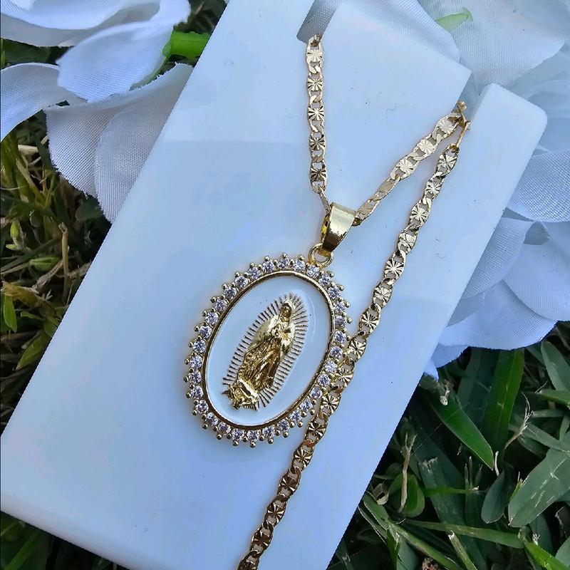 virgencita ovalada en blanco gold-plated necklace