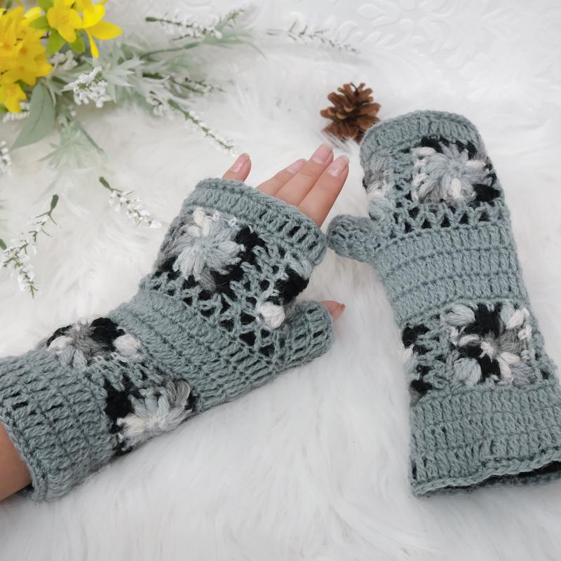 Handknit Crochet Flower Design Handwarmers Fingerless Gloves with Fleece Lining, Mittens, Wool Handwarmers, Wrist warmers, Winter Gloves, Boho Style Fingerless Gloves