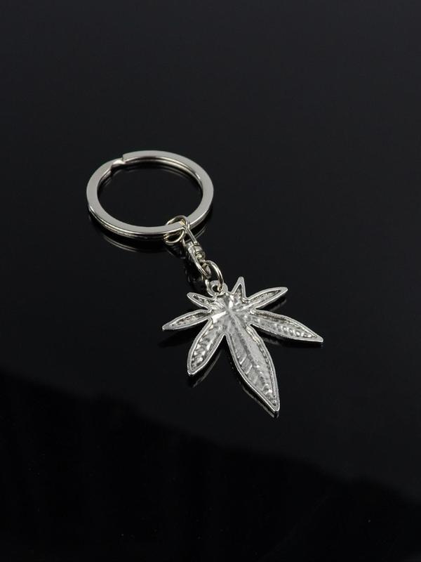 2024 New Trendy Maple Leaf Shape Keychain for Car Keys, Minimalist Matching Mini Cute Keychain for Women & Men, Creative Fashion Kawaii Accessories for Daily Use