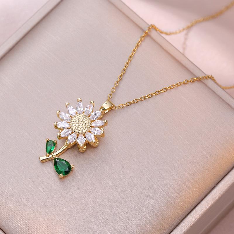 Jewelry set necklace + bracelet + ring female necklace rotating sunflower bracelet + ring Fashion suit clavicle chain