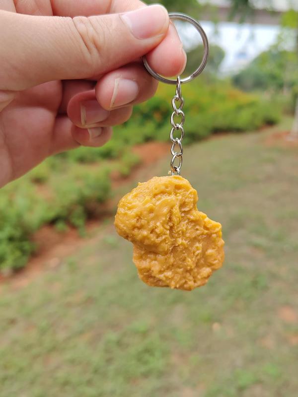 Cute Cartoon Artificial Chicken Nugget Decor Keychain, Funny Chicken Nugget Pendant Keychain, Fashionable Fun Keychain Charm for Men and Women, Creative Small Gifts, Holiday Accessories