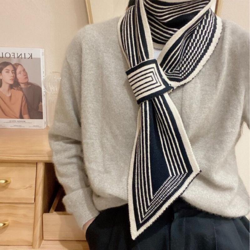 Striped Pattern Knitted Neck Warmer, Windproof Neck Warmer for Women & Men, Fashionable Warm Neck Strap for Outdoor Activities, Christmas Gift