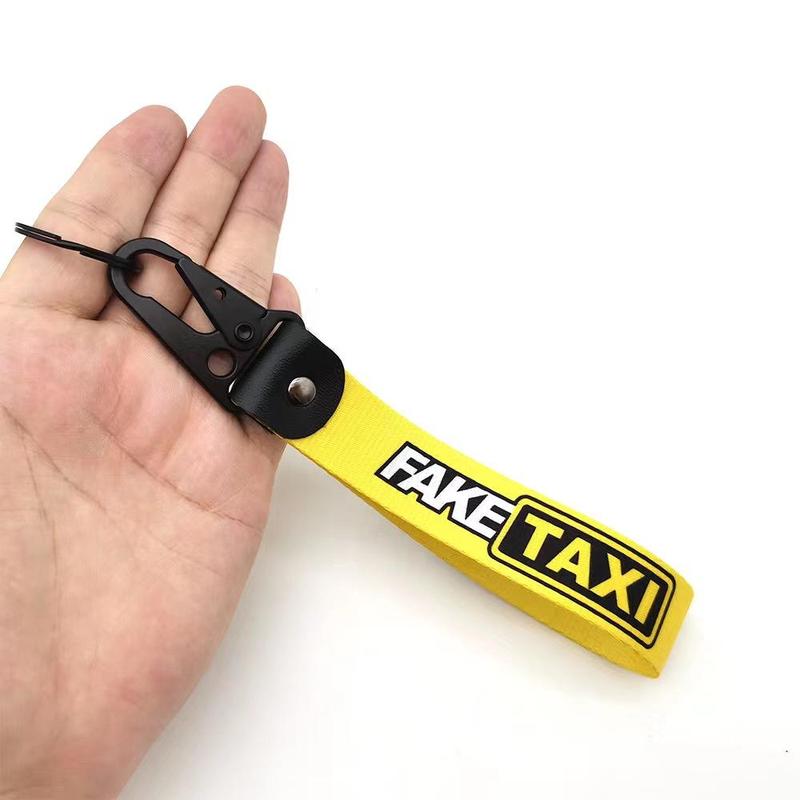 Creative FAKE TAXI Letter Pattern Keychain for Summer, Anti-lost Wristband Keychain for Car Kry, Cool Car Accessories for Men, Car Key Decor for Girls