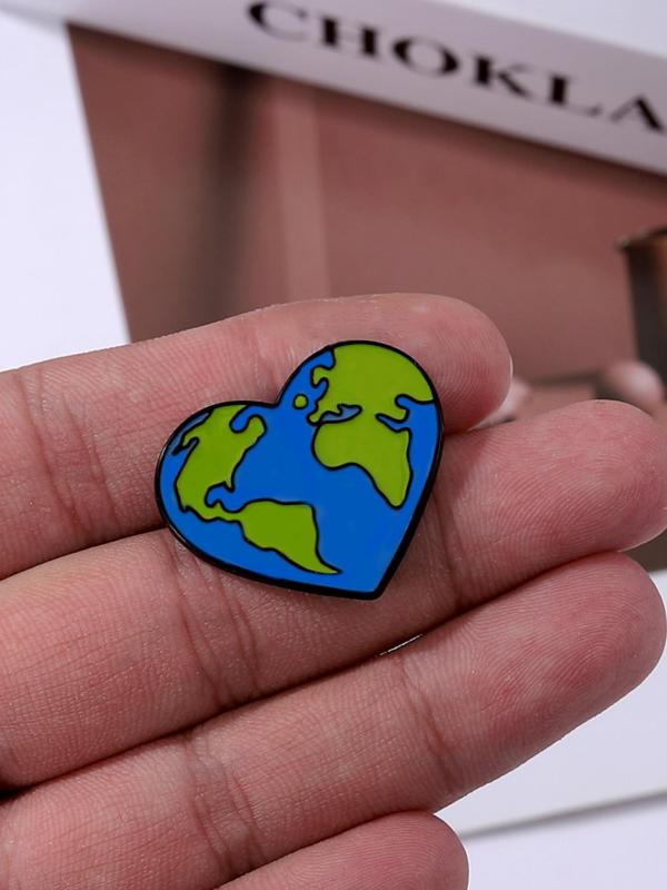 Blue Heart Shaped Alloy Brooch, Environmental Protection Creative Brooch, Earth Map Pattern Pin Badge for Clothes & Bag Decoration