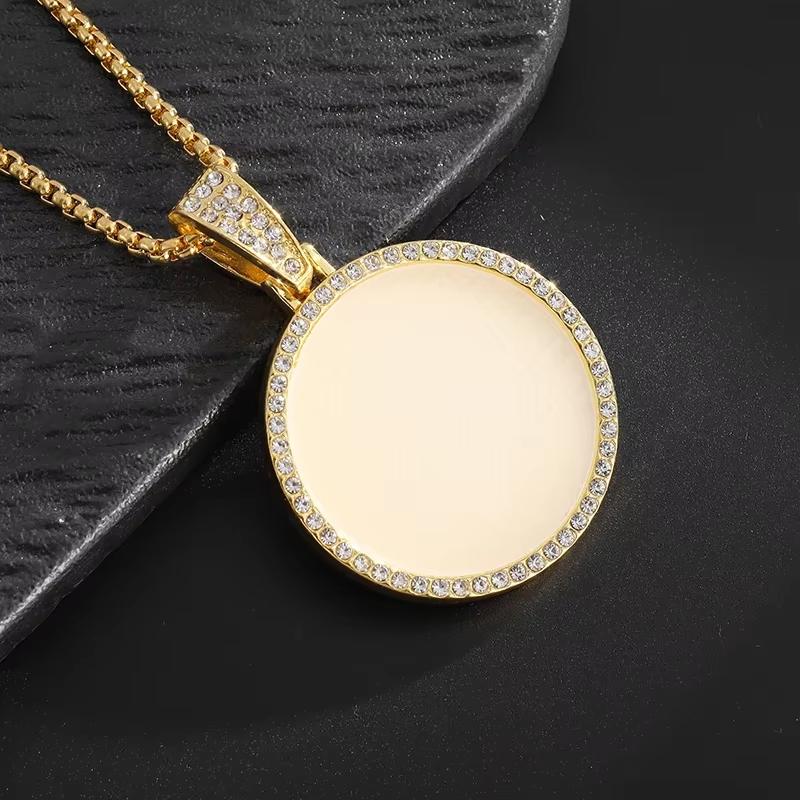 Creative photo frame necklace