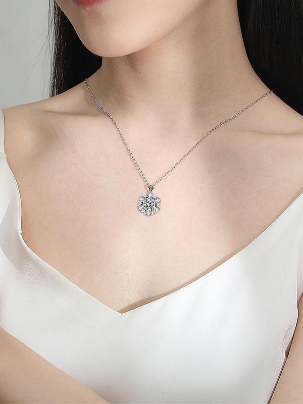 Snowflake Design Pendant Necklace & Rose Gift Box, Rhinestone Decor Necklace Set, Fashion Jewelry Accessories for Women As Gift