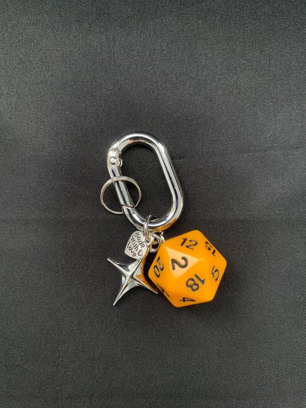 Creative Dice Design Keychain, Cute Cheart & Star Charm Decor Keychain for Women & Men, Fashion Accessories, Trendy All-match & Exquisite Keychain for Birthday Gift