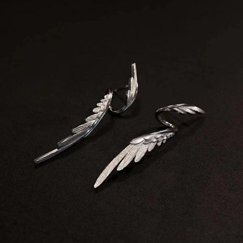 Needle rotating wing earrings with a cool and elegant style, personalized and high-end earrings