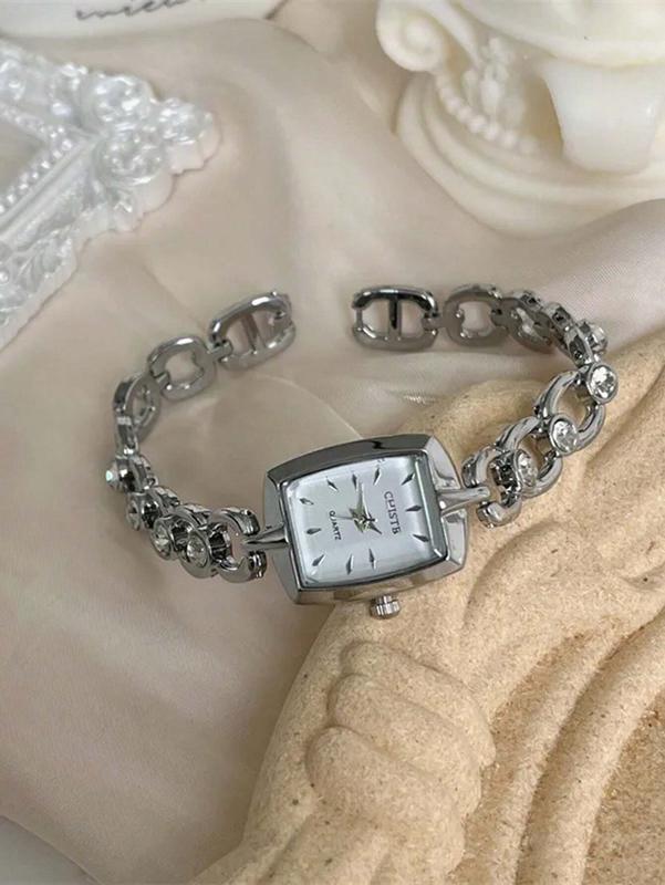 Vintage minimalist quartz watch with square dial and chain strap, perfect for teenage girls and young women